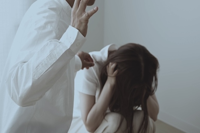 「死ね」「消えろ」高校生の息子の暴言がひどい｜限界の親が今すぐやるべきこと